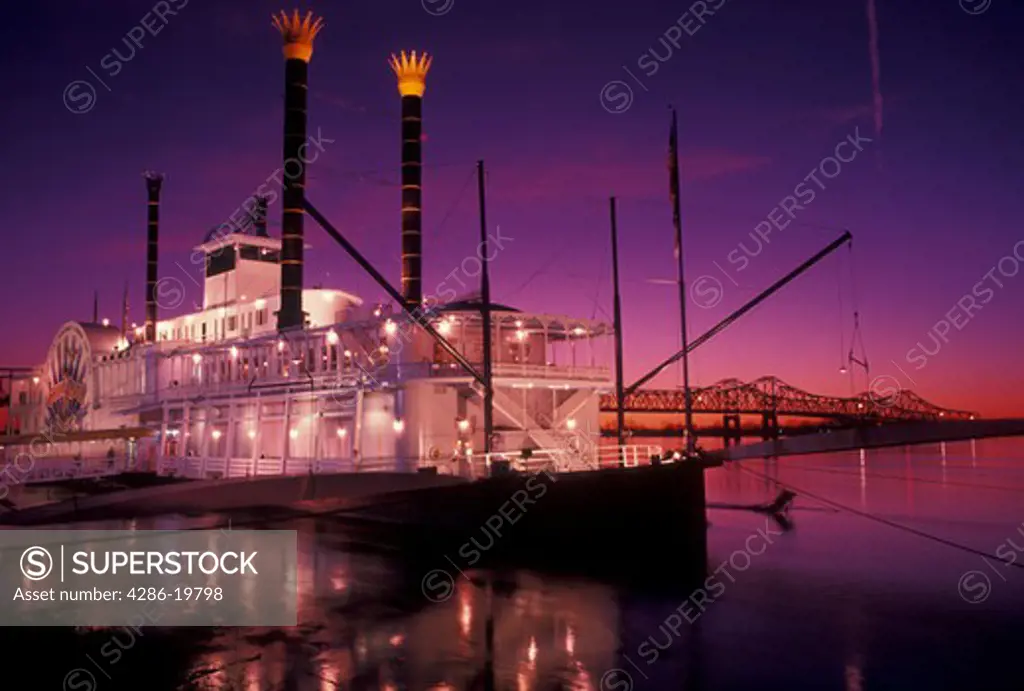 riverboat, casino, sunset, Natchez, Mississippi River, MS, Mississippi, Lady Luck Natchez Riverboat Casino on the Mississippi River at sunset in Natchez. 