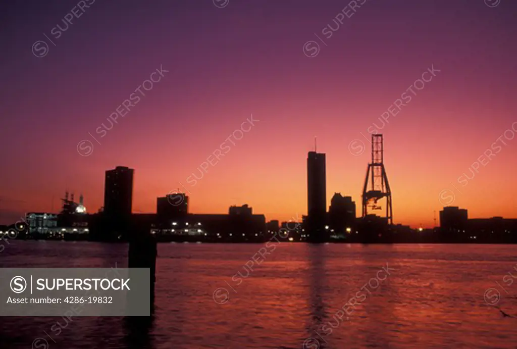 sunset, Mobile, Alabama, Mobile Bay, Gulf of Mexico, AL, Skyline of Mobile over the Mobile River at sunset.
