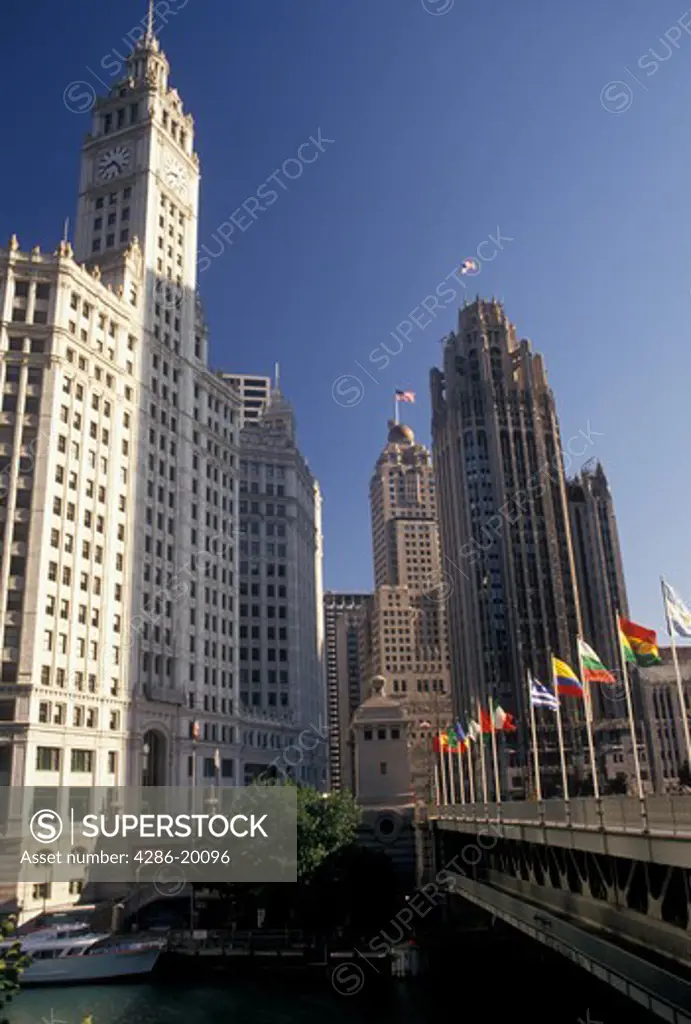 Chicago, IL, skyline, Chicago River, Illinois, Michigan Avenue Bridge and downtown skyline of Chicago along the Chicago River.