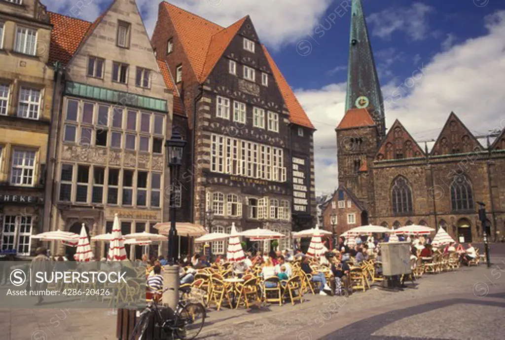outdoor caf, Bremen, Germany, Europe, Outdoor cafs Am Markt in downtown Bremen.