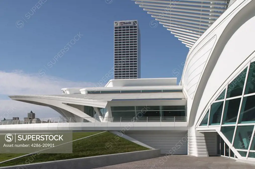 Milwaukee Art Museum Quadracci Pavilion, Calatrava - Santiago, Milwaukee, WI, USA, Brent C. Brolin