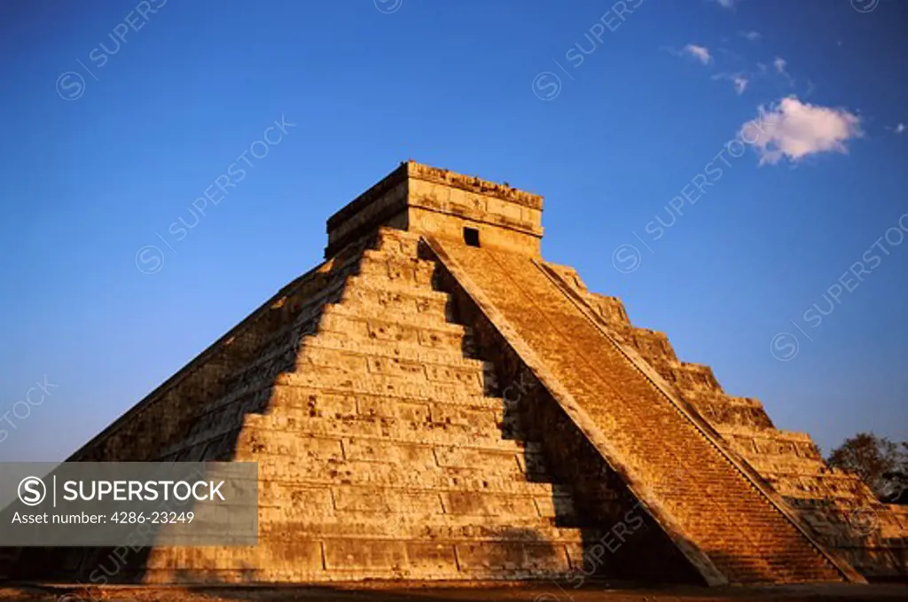 Mexico Yucatan Chichen Itza El Castillo