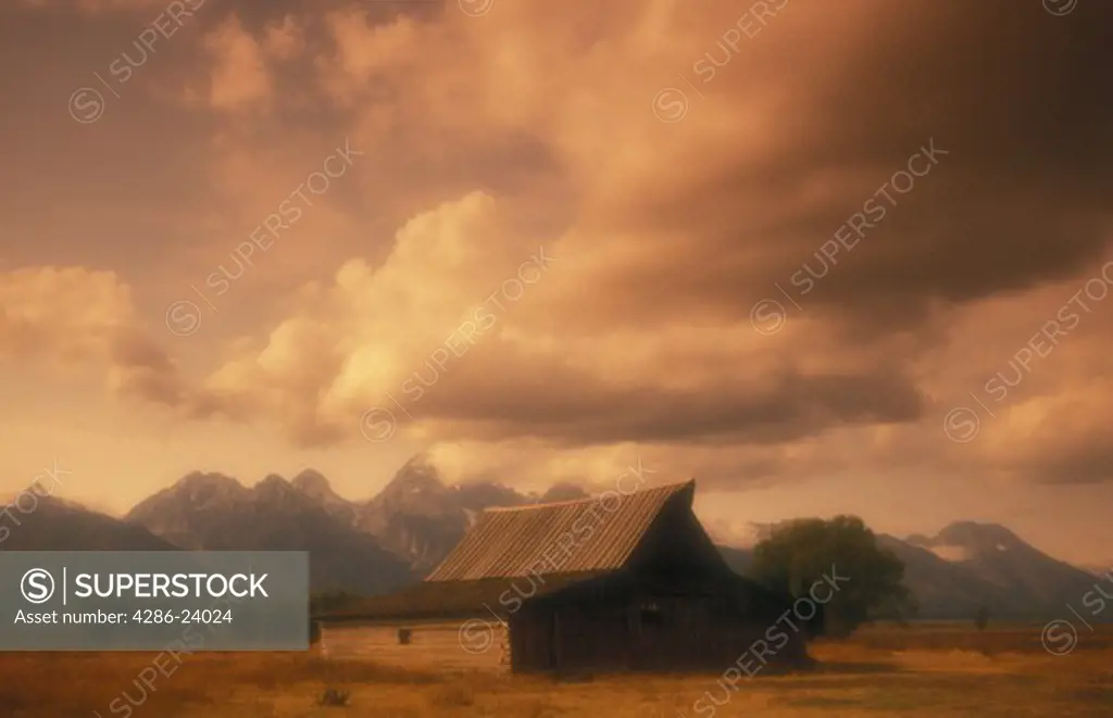 USA, Wyoming, Grand Teton National Park, Mormon Row, antique barn