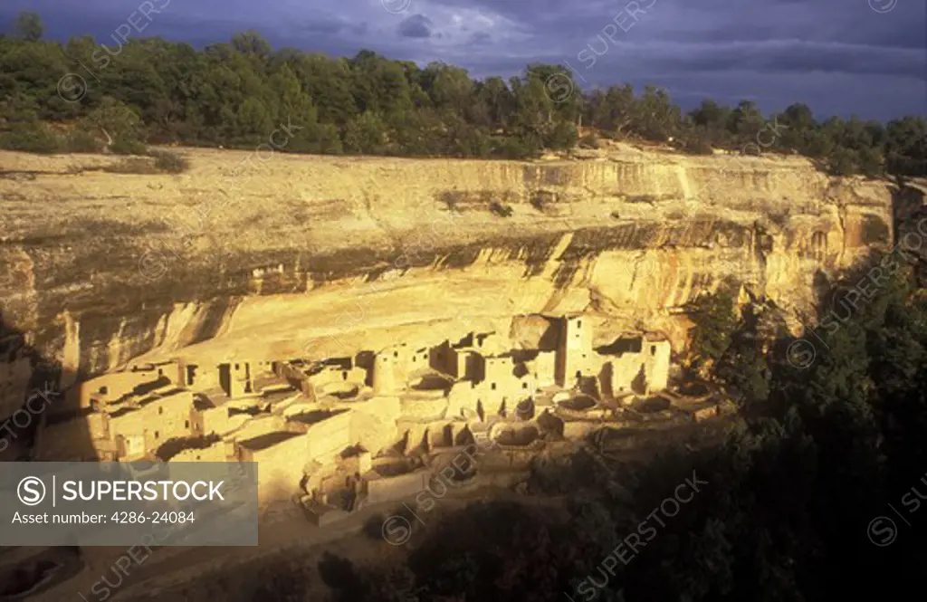 USA, Colorado, Mesa Verde National Park, Cliff Palace, cliff dwellings of the Anasazi A.D. 1200