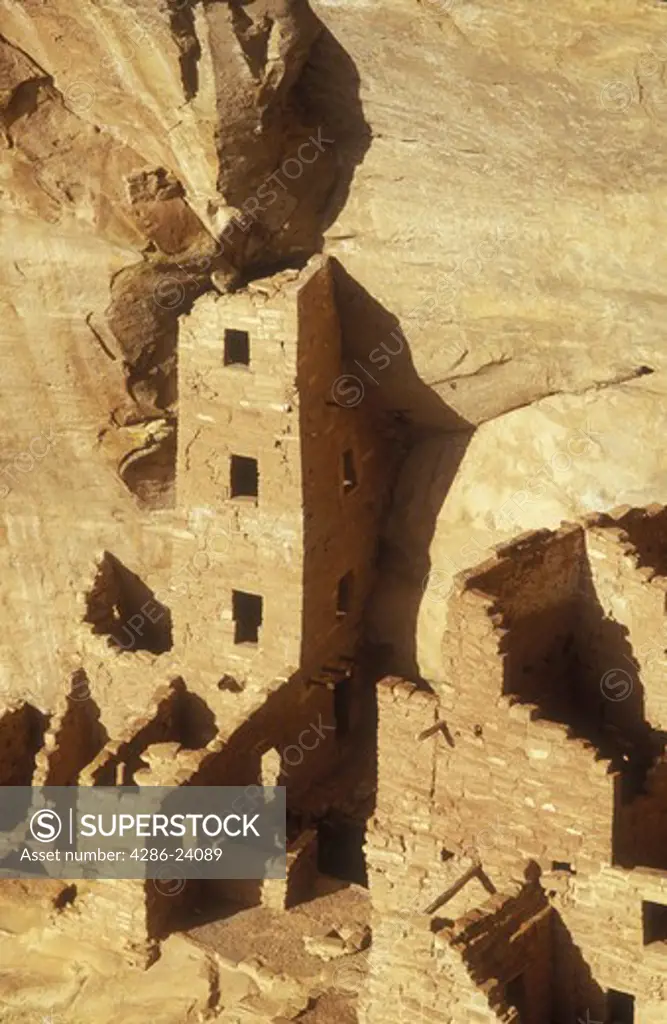 USA, Colorado, Mesa Verde National Park, Square Tower House, cliff dwellings of the Anasazi A.D. 1200