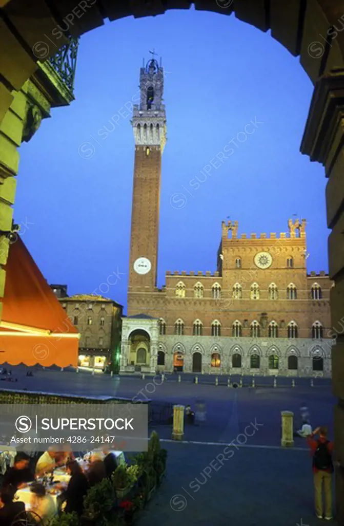 Italy.Tuscany, Siena,Piazza del Campo,Palazzo Pubblico, Torre del Mangia