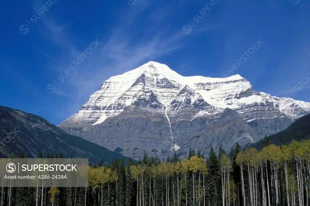 Canada, British Columbia, Mount Robson Provincial Park, Mt. Robson highest peak in Canadian Rockies on Highway 16
