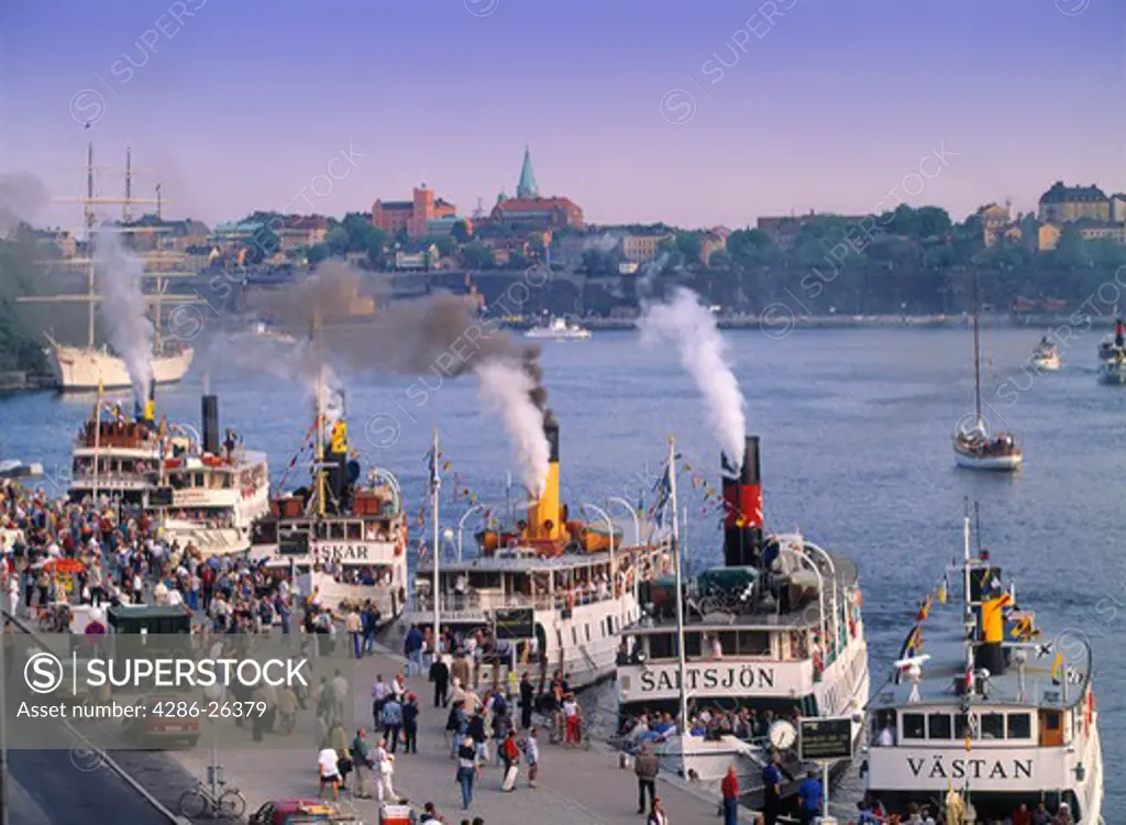 Passengers and steamships on Archipelago Boat Day in Stockholm 
