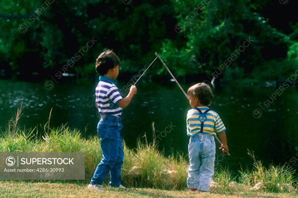 Brothers fishing, MR