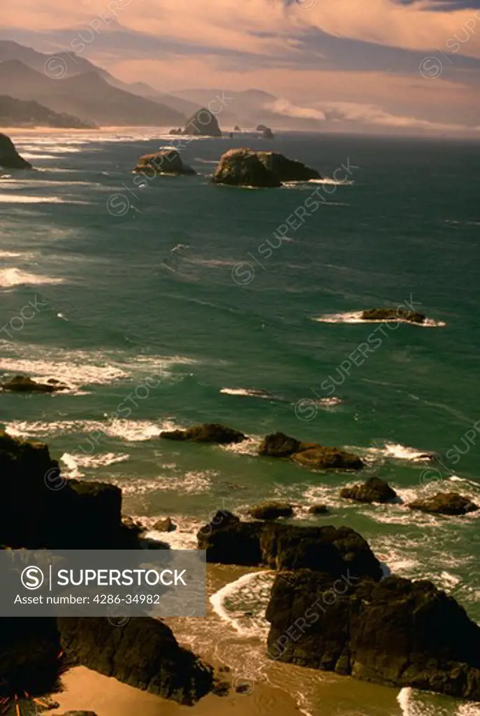 View of the Pacific coast from Ecola State Park, Oregon.
