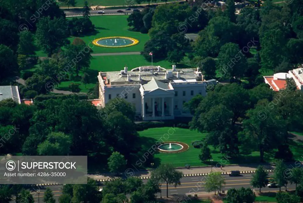 Aerial view of the White House in Washington, DC - ED63278
