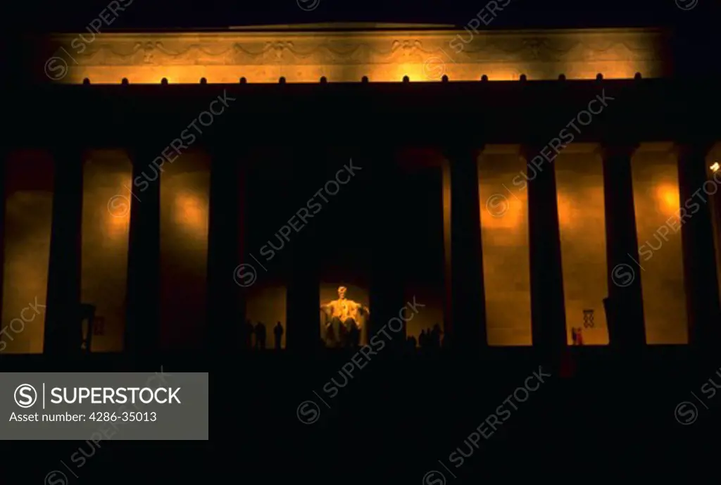 Lincoln Memorial at night in Washington, DC. - AA09053