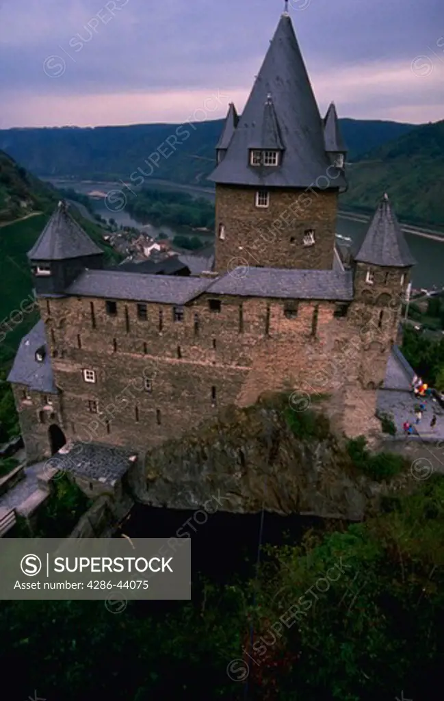 STACHLECH CASTLE HOSTEL ON THE RHINE RIVER IN GERMANY
