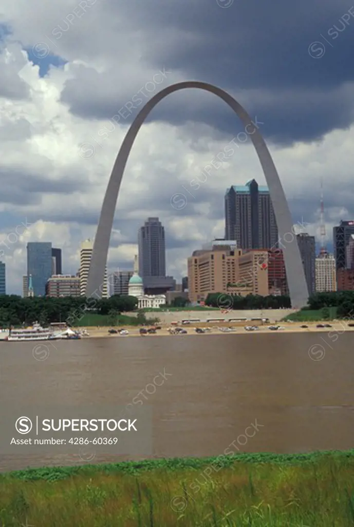 MO, Missouri, St. Louis, skyline, Mississippi River, The Gateway Arch from East St. Louis, Jefferson National Expansion Memorial, Gateway to the West