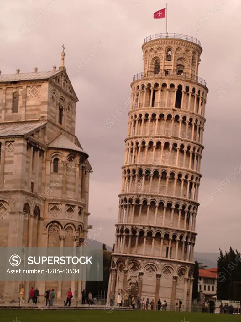 Pisa, Tuscany, Italy, Toscana, Europe, Leaning Tower of Pisa (Torre Pendente) and the Cathedral in Campo dei Miracoli (Field of Miracles) in the city of Pisa.