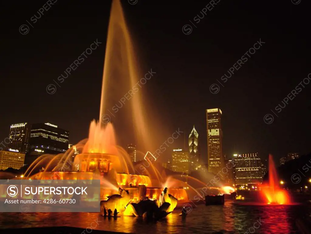 Chicago, IL, Illinois, Windy City, Downtown, Grant Park, Buckingham Memorial Fountain, illuminated, evening