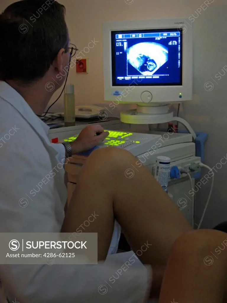 Woman with an ultrasound investigation, women's doctor