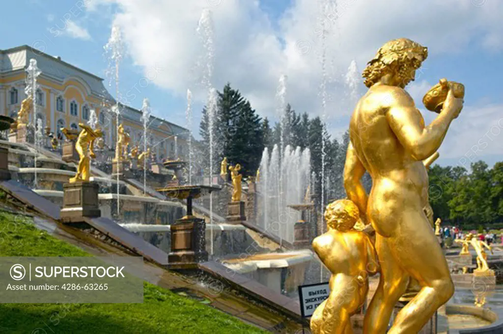 Sankt Petersburg, Peters summer palace