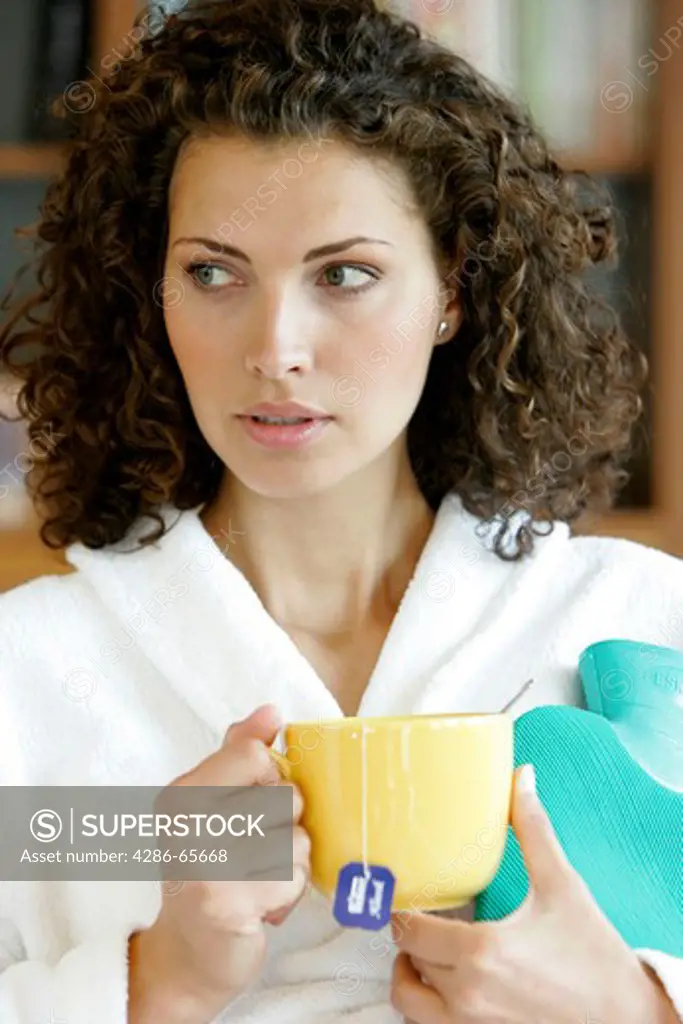 Woman, tea, drinking, hot-water bottle