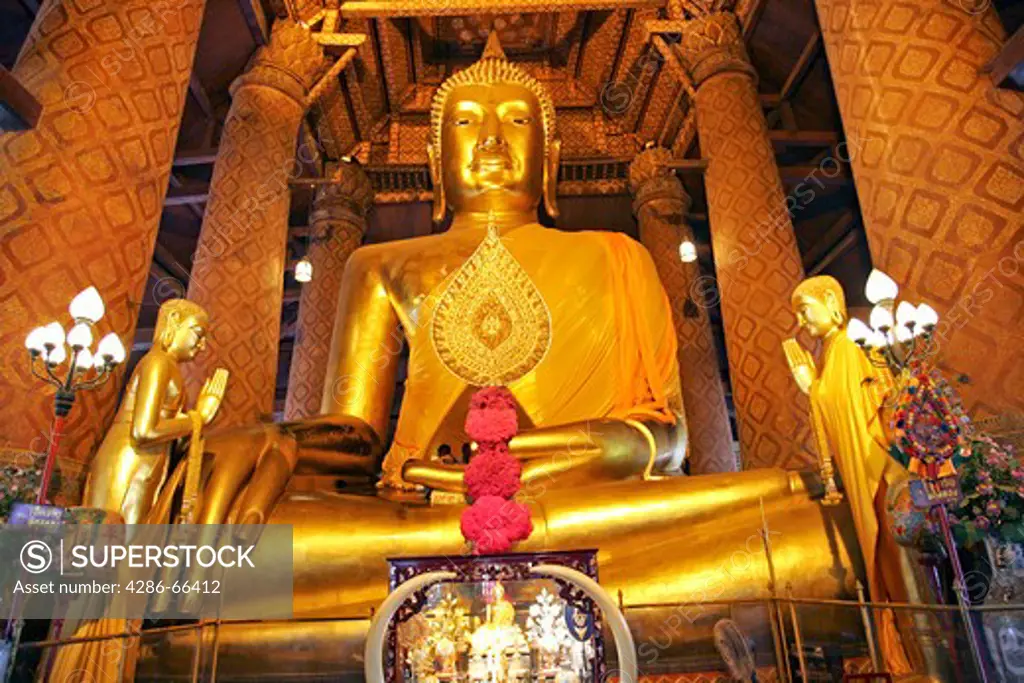 Ayutthaya Buddha statue in Wat Phanan Choeng