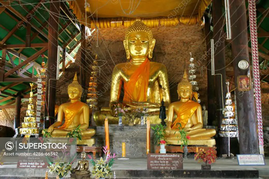 Wat Jadeeloung in Chiang Saen