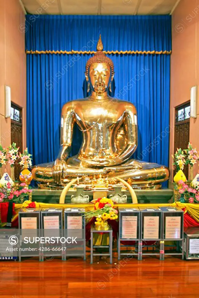 Bangkok Golden Buddha pure gold in Wat Traimit