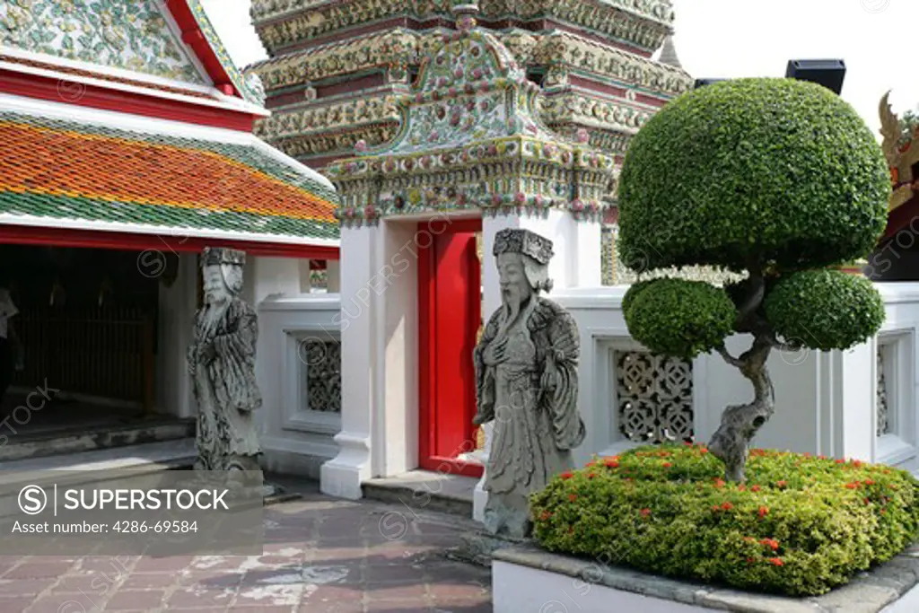 Wat Pho Tempel of the Reclining Buddha in Bangkok