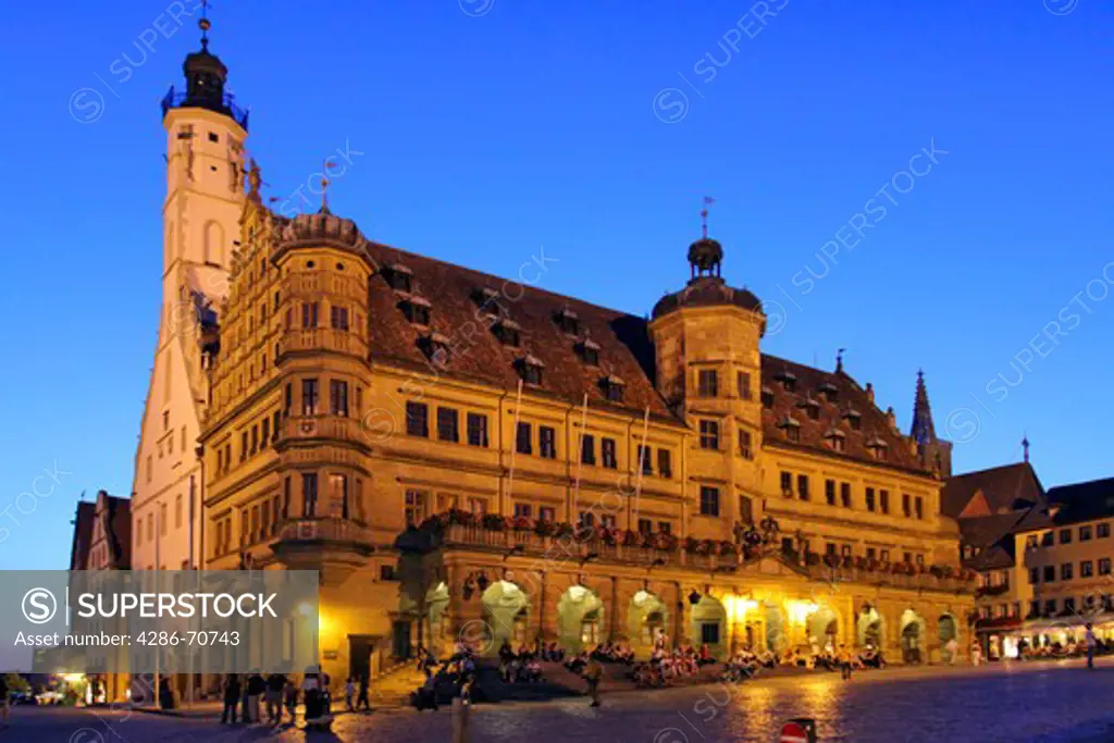 Germany, Bavaria, Rothenburg ob der Tauber, townhall and market square