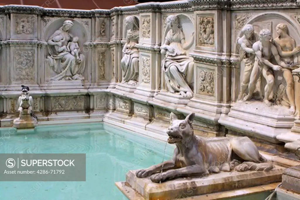 Italy,Toscana, Siena, Piazza del Campo, Fonte Gaia, fountain