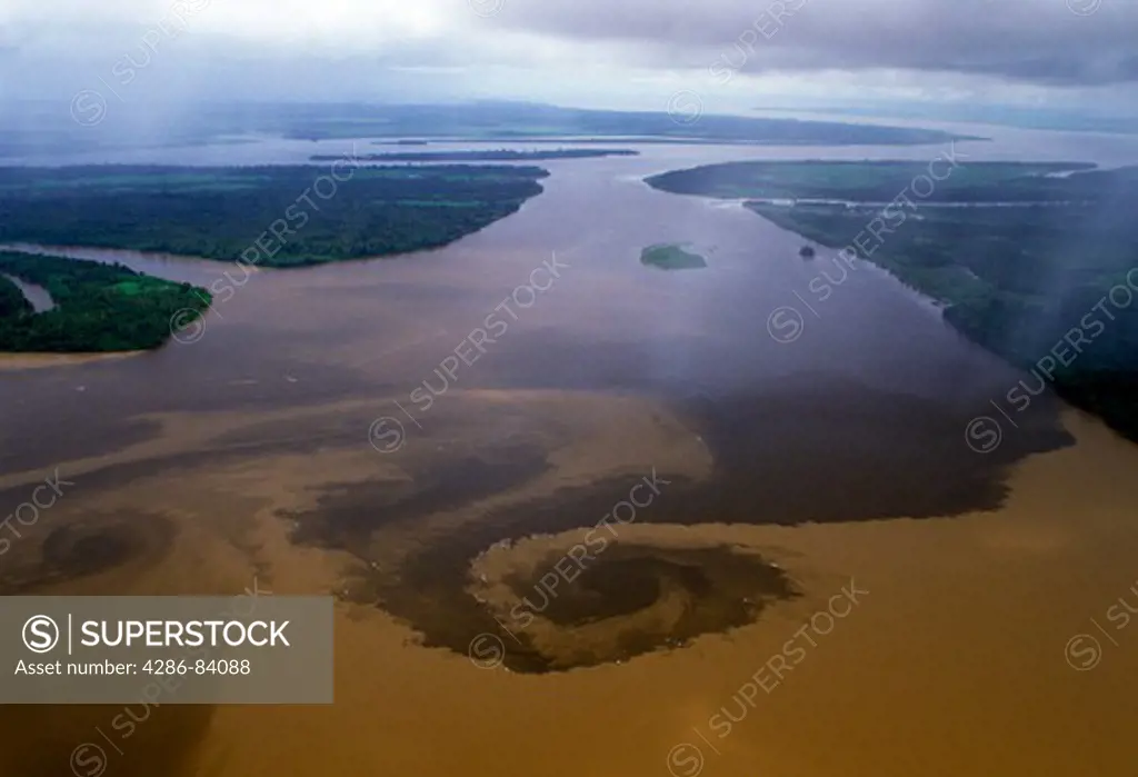 R¡o Xingu and R¡o Tapaj¢s confluence with the Amazon mainstream.