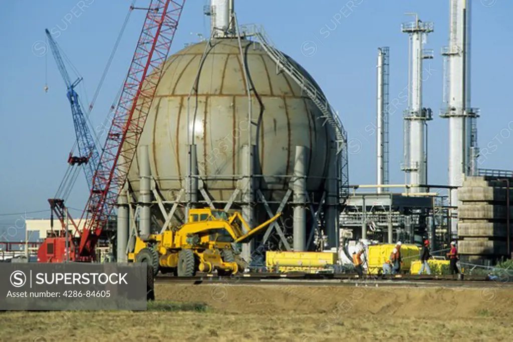 Construction refinery San Joaquin Valley California