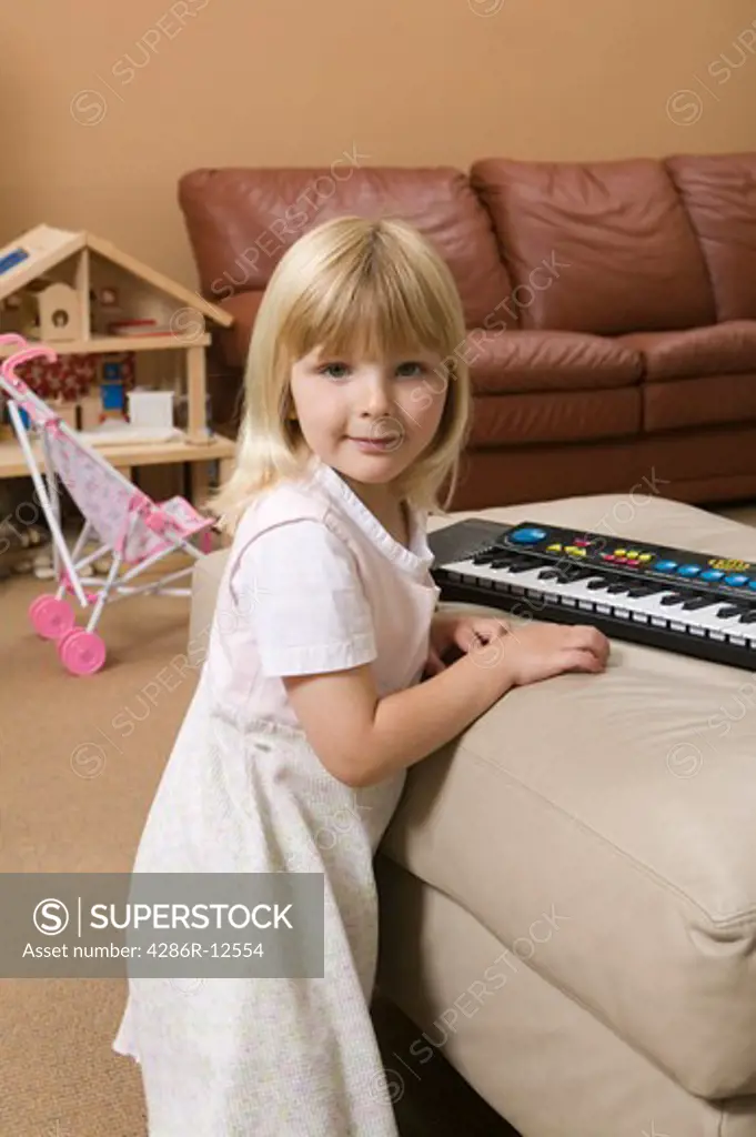 Young Girl With a Small Keyboard, MR-0654 PR-0655