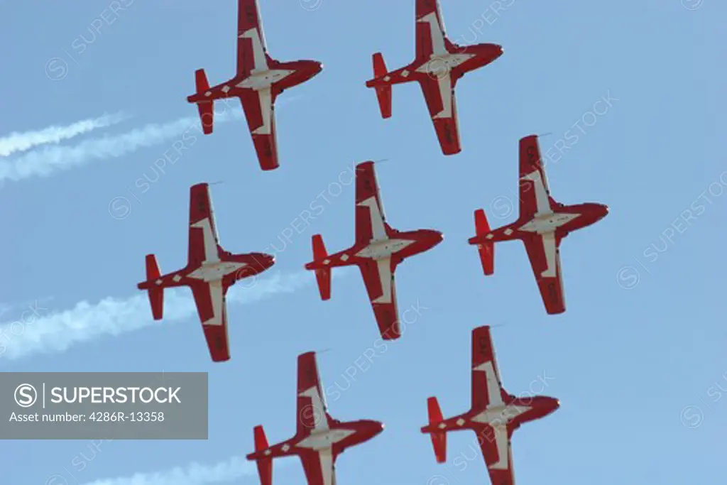 Canadas famous aerobatic team, the Snowbirds perform at Abbotsford International Air Show 2006
