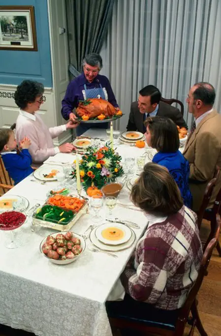 Family Thanksgiving dinner in Maryland. Also have the same situation with Christmas decoration. See JHP1003.