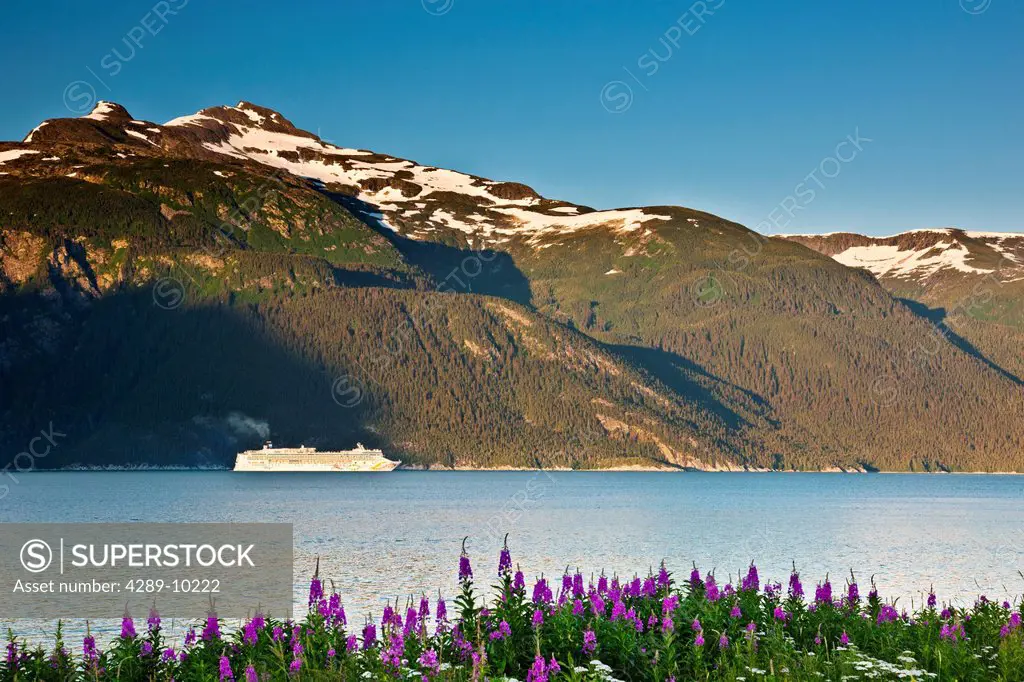 Cruise ship in Chilkoot Inlet going towards Lynn Canal with the Coast Mountain Range and Mount Villard in the background, Haines, Southeast Alaska, Su...