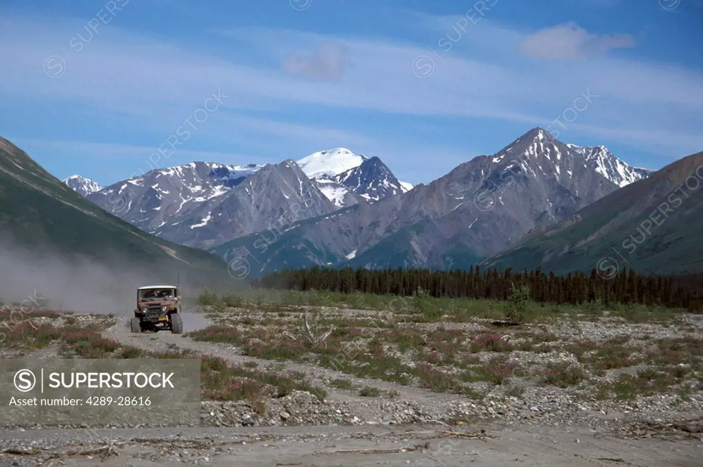 Offroad 4X4 on Trail in Alaska Range SC AK Summer