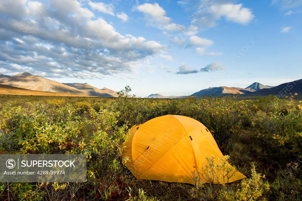 Camping near Noatak River in the Brooks Range, Gates of the Arctic National Park, Northwestern Alaska, above the Arctic Circle, Arctic Alaska, summer.
