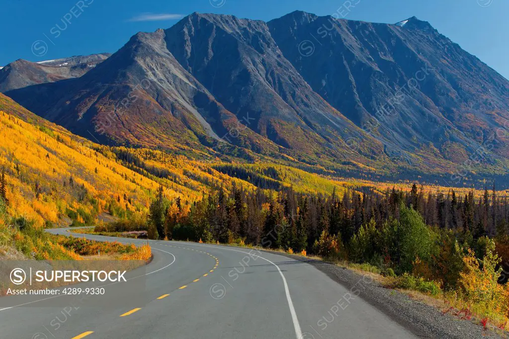 Scenic view of the Alaska Highway between Haines, Alaska and Haines Junction, Yukon Territory, Canada, Autumn