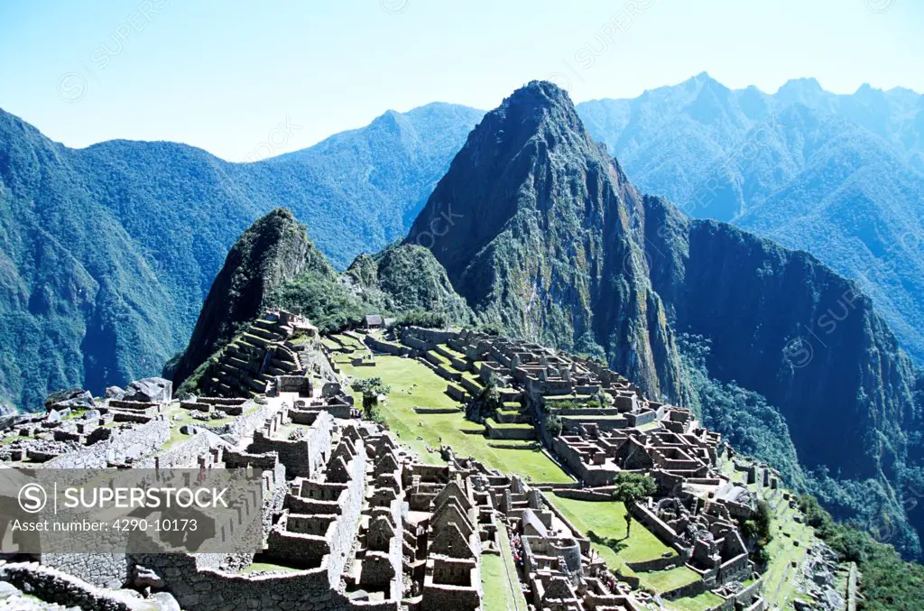 Machu Picchu Inca ruins and Huayna Picchu, Peru