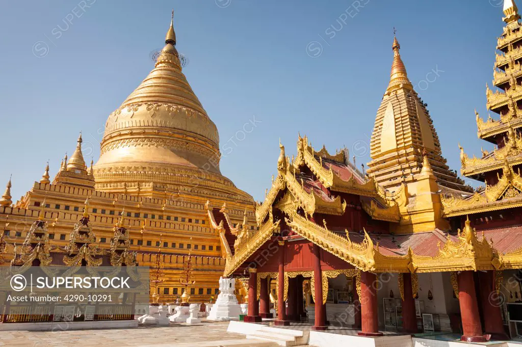 Shwezigon Pagoda, near Wetkyi-in and Nyaung U, Bagan, Myanmar, (Burma)