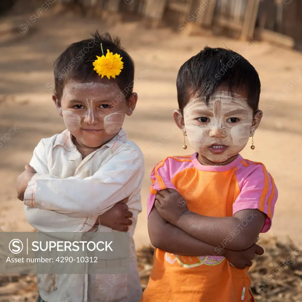 Two young children, Minnanthu, Bagan, Myanmar, (Burma)