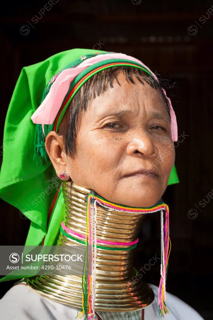 Woman with long neck from the Padaung tribe, Ywama village, Inle Lake, Shan State, Myanmar, (Burma)