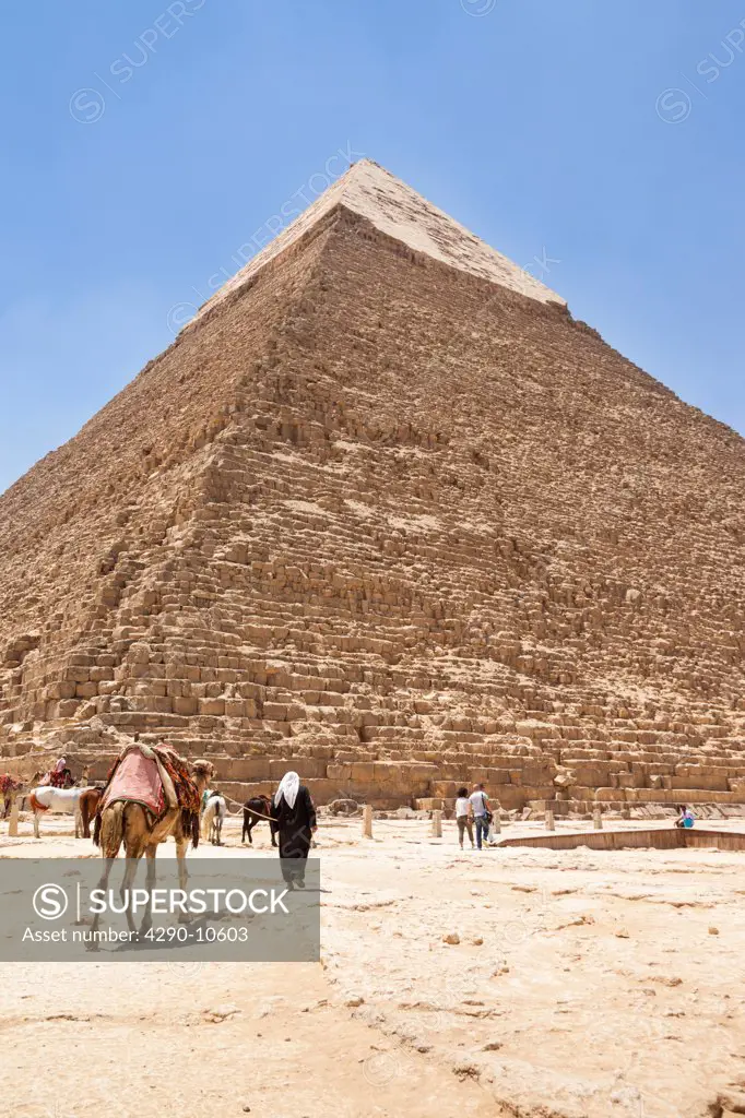 Tourists at Pyramid of Khafre in the Giza Necropolis, Giza, Cairo, Egypt
