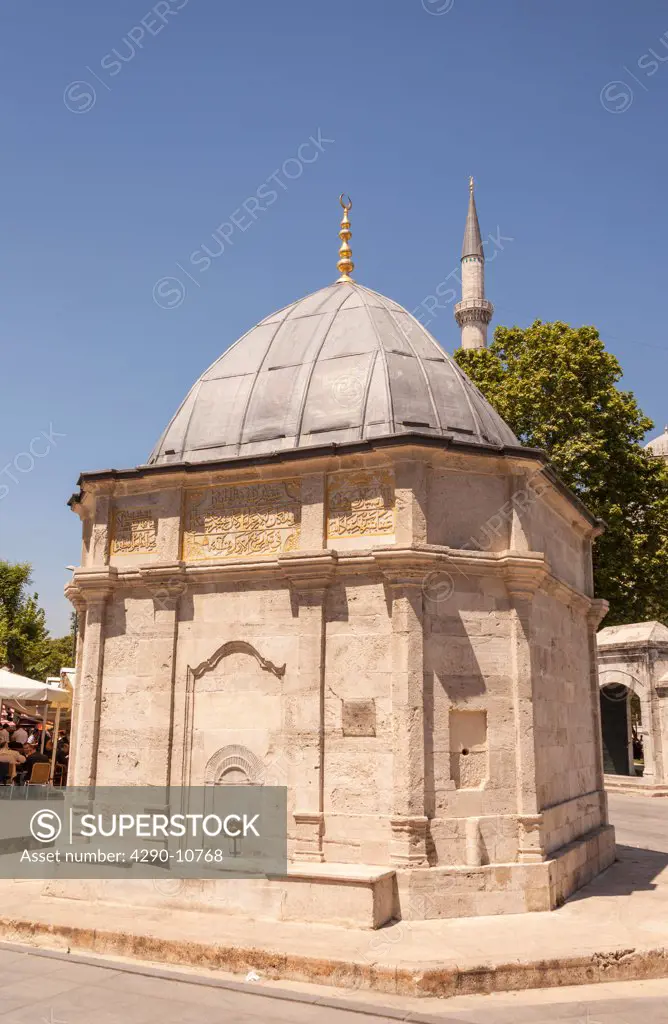 Suleymaniye Meydan Cesmesi an Ottoman fountain outside of the Suleymaniye Mosque, Third Hill, Istanbul, Turkey