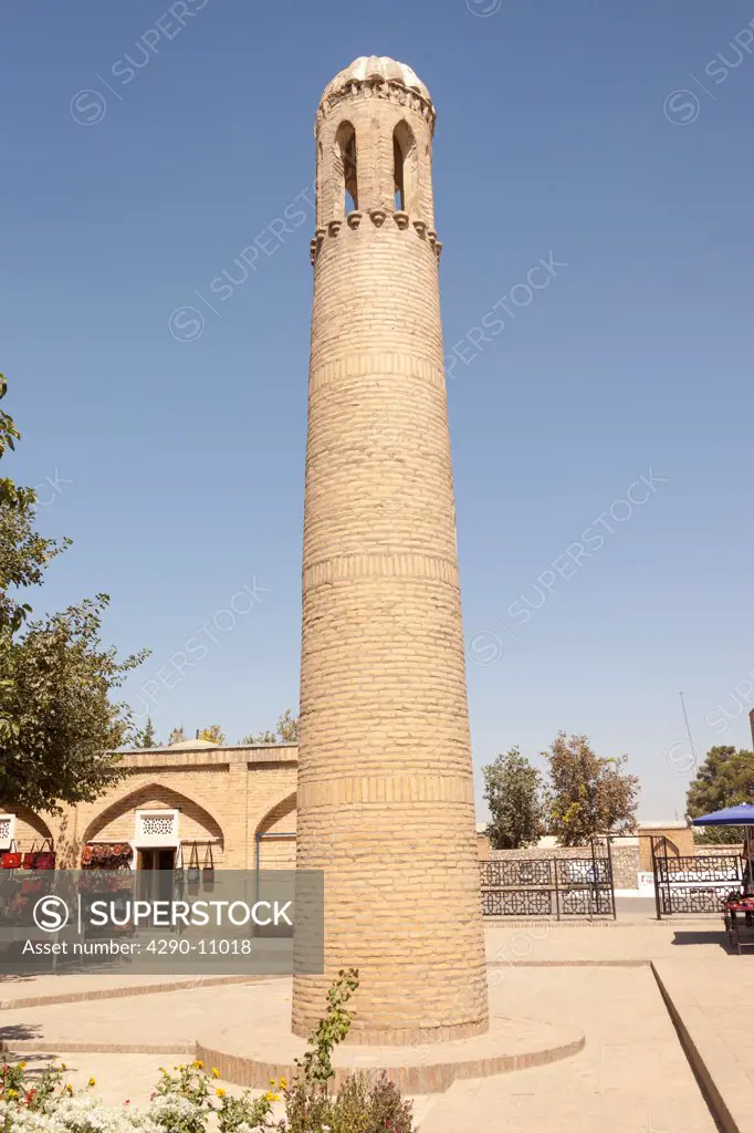 Minaret at Kok Gumbaz Mosque in Dorut Tilovat Complex, Shakhrisabz, Uzbekistan