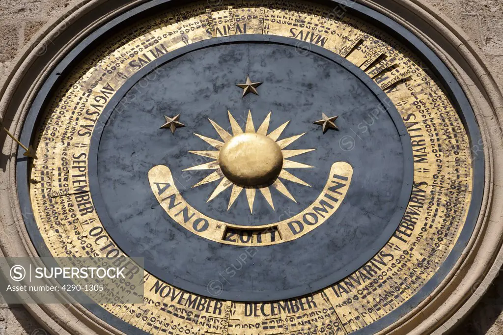 Astronomical clock on clock tower, Messina Cathedral, Piazza Del Duomo, Messina, Sicily, Italy