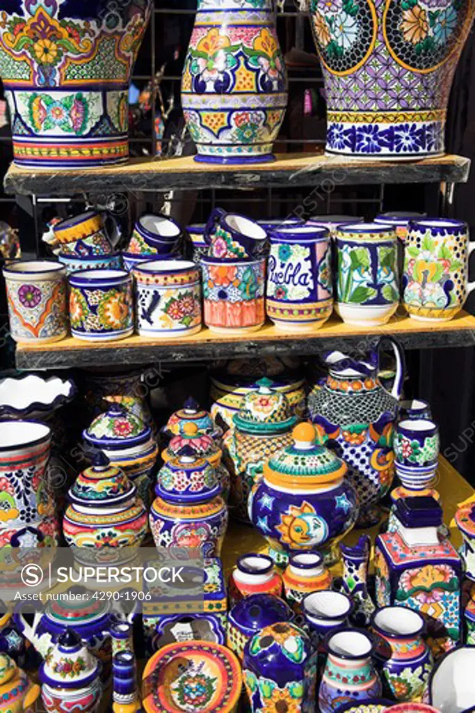 Ceramic pottery gifts, Mercado de Parian, El Parian Market, Avenida 2 Oriente and Calle 6 Norte, Puebla, Mexico
