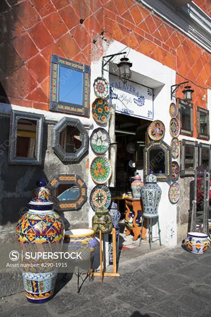 Pottery outside shop, Mercado de Parian, El Parian Market, Calle 6 Norte, Puebla, Mexico