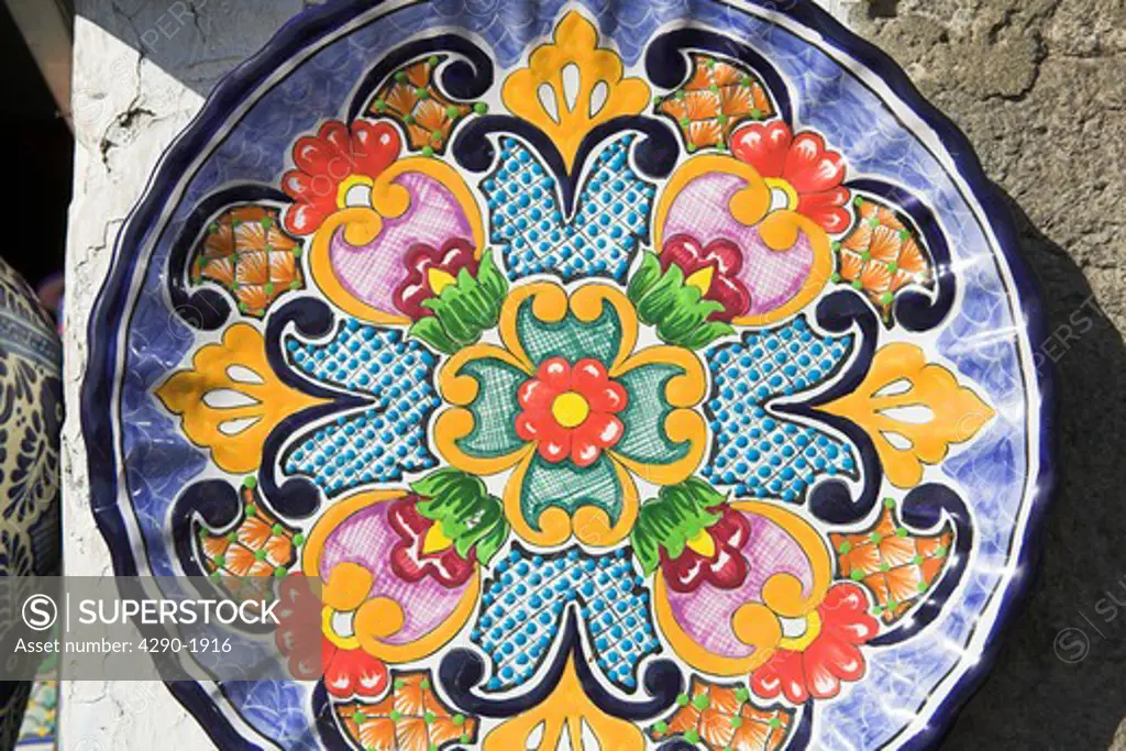 Patterned ceramic plate, Mercado de Parian, El Parian Market, Avenida 2 Oriente and Calle 6 Norte, Puebla, Mexico