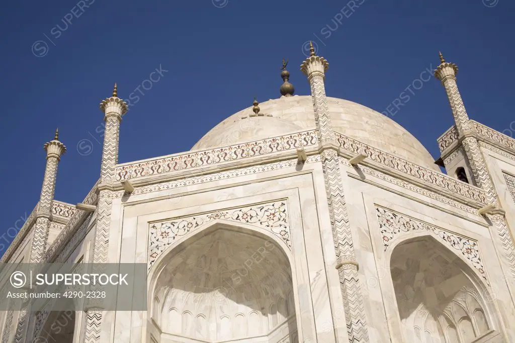 Close up view of the Taj Mahal, Agra, Uttar Pradesh, India